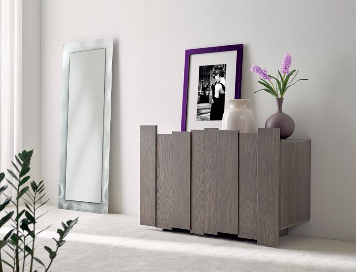 Credenza con ante a sbalzo battenti 