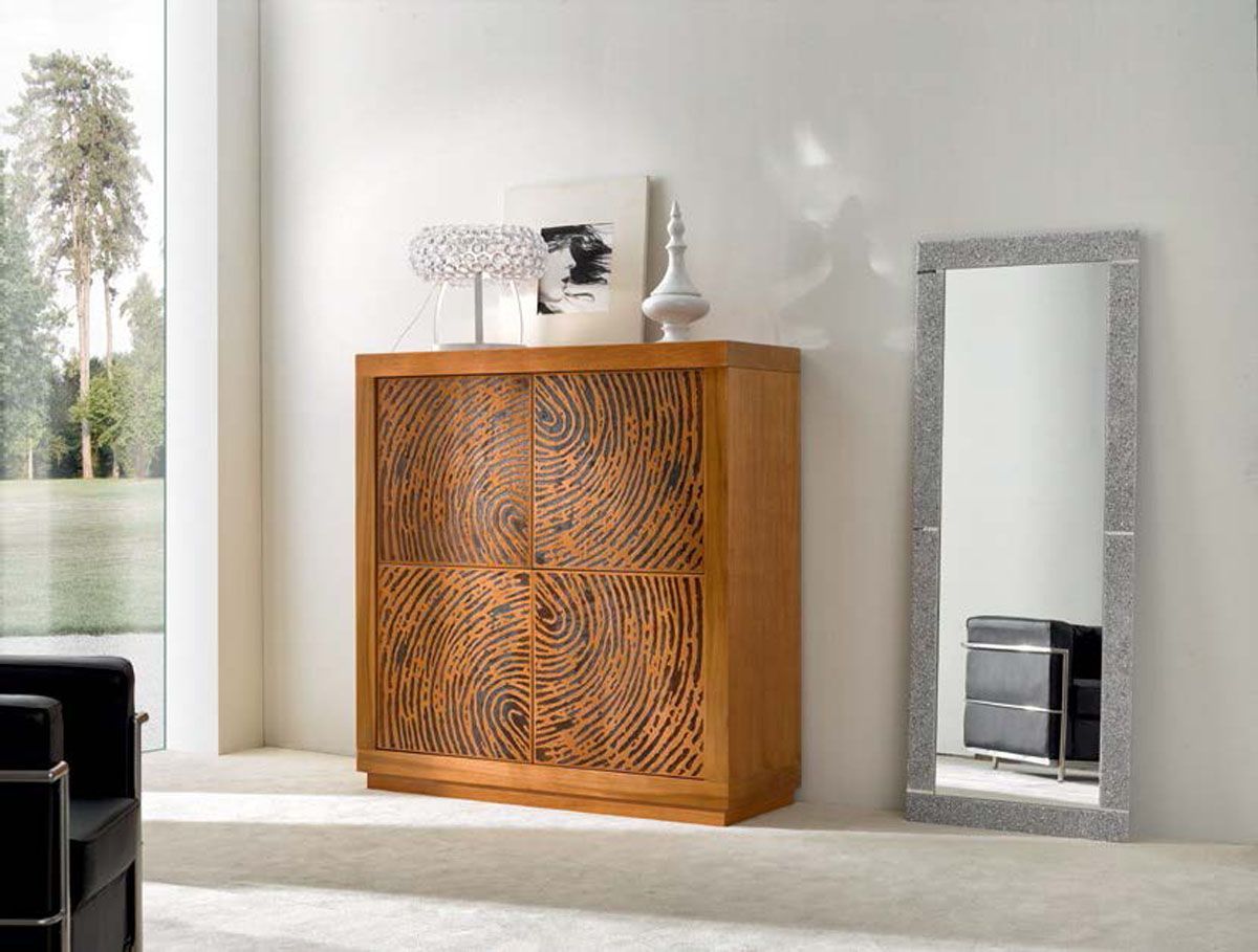 Credenza con effetto impronta